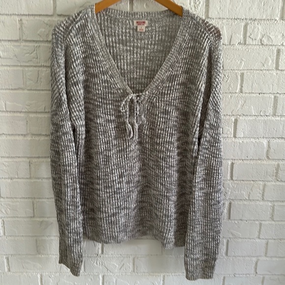 SALE ✅✅✅MOSSIMO Sweater Large - Picture 1 of 10
